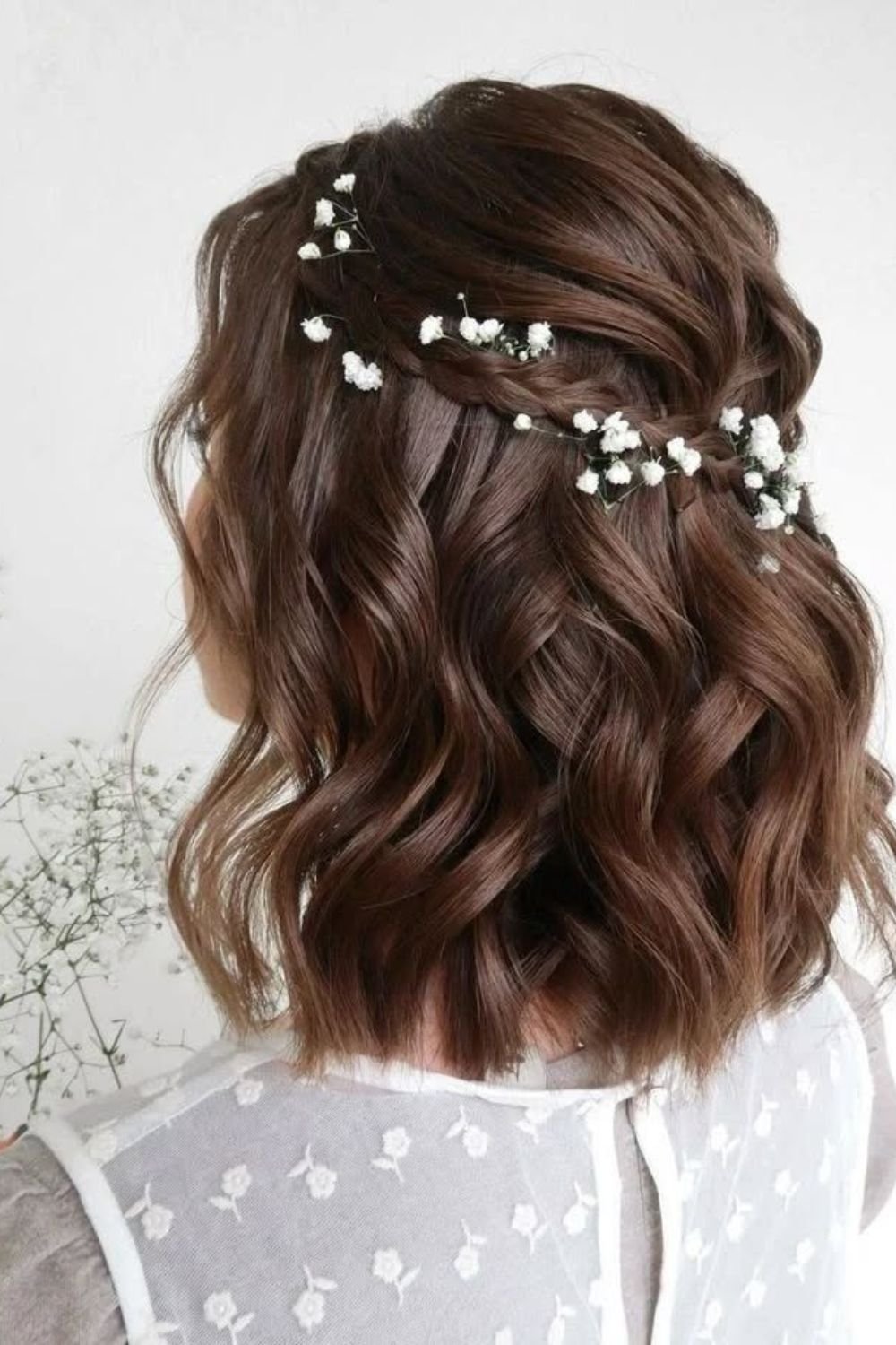 22 Wedding Guest Hairstyles For Short Hair Ideas For 2026 The Mom Beauty